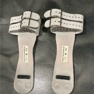 Ginnasta USA Grips Regular Double Buckle Gymnastics Uneven Bars Ladies Size 4